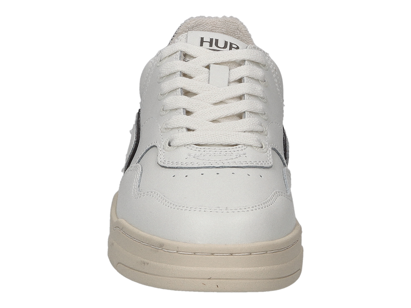 Voir le produit 'Hub Footwear Baskets Off White' (en anglais) Hub Footwear Baskets Off White