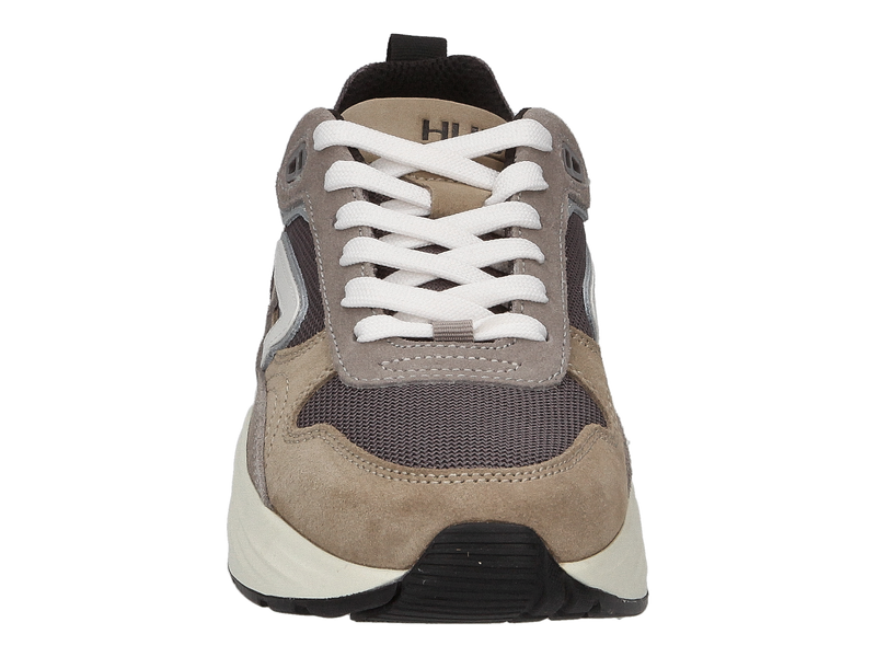 Voir le produit 'Hub Footwear Baskets Beige' (en anglais) Hub Footwear Baskets Beige