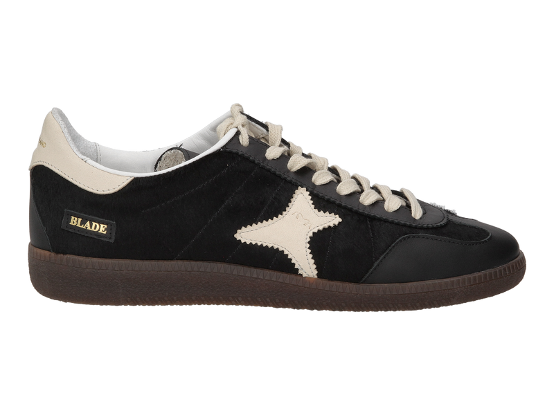 Bekijk product 'Ama Brand Sneakers Zwart' Ama Brand Sneakers Zwart