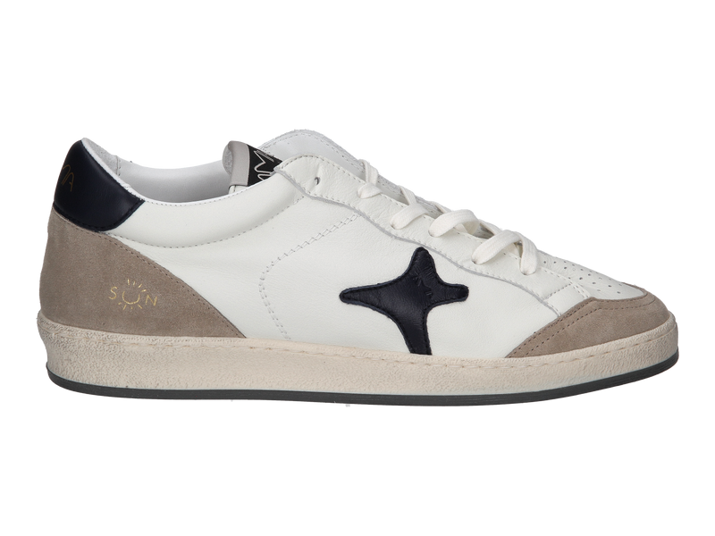 Bekijk product 'Ama Brand Sneakers Wit' Ama Brand Sneakers Wit