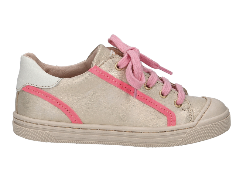 Voir le produit 'Babybotte Baskets Or' (en anglais) Babybotte Baskets Or