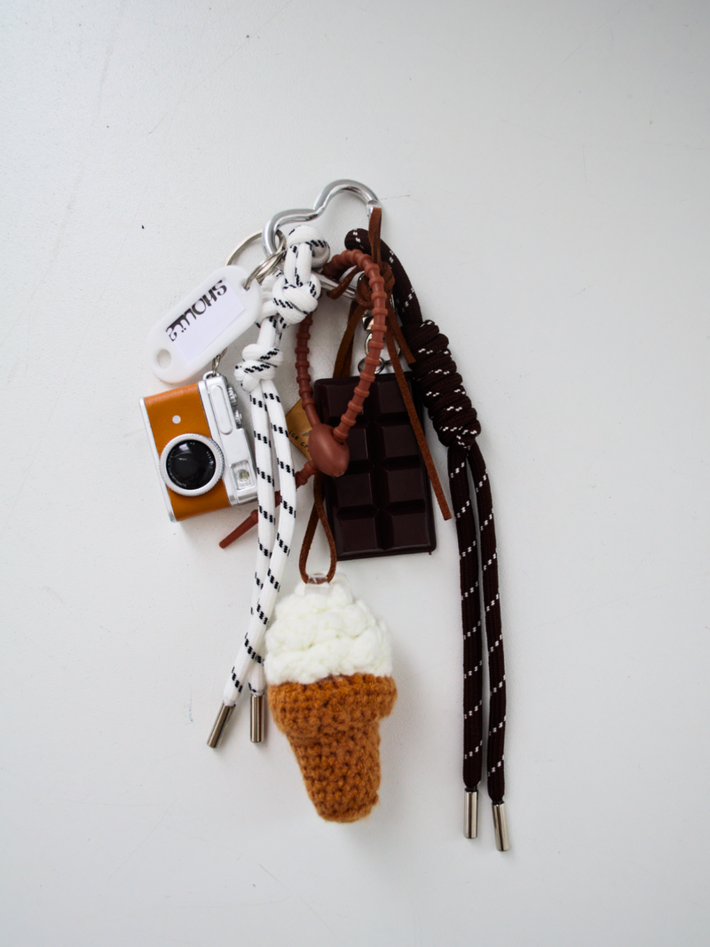 Shouia Keychains Brown