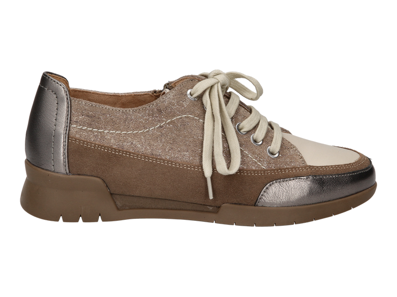 Voir le produit 'Emilie Karston Baskets Taupe' (en anglais) Emilie Karston Baskets Taupe