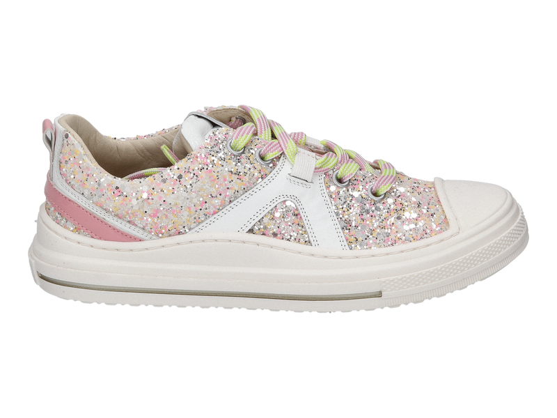 Voir le produit 'Zecchino D'oro Baskets Rose' (en anglais) Zecchino D'oro Baskets Rose