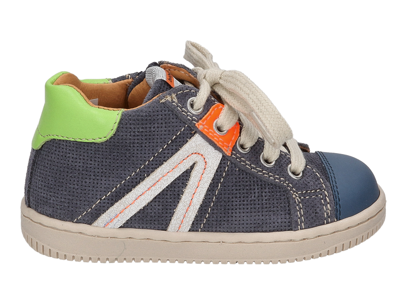 Voir le produit 'Babybotte Baskets Bleu' (en anglais) Babybotte Baskets Bleu