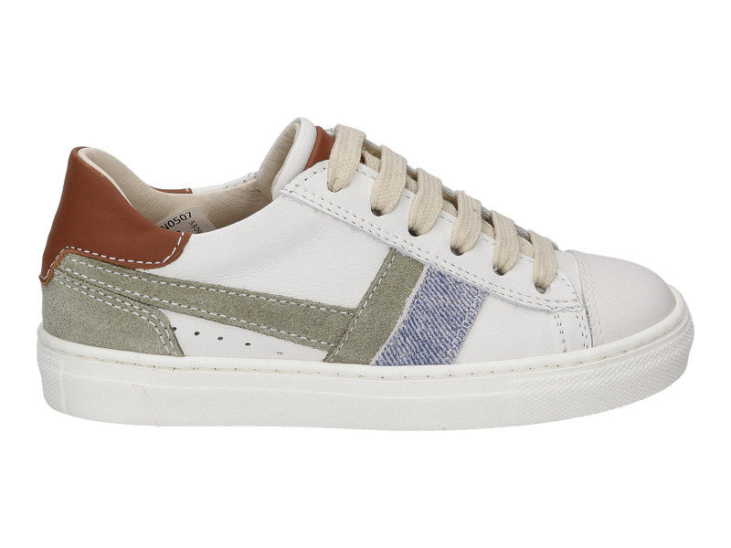 Voir le produit 'Banaline Baskets Blanc' (en anglais) Banaline Baskets Blanc