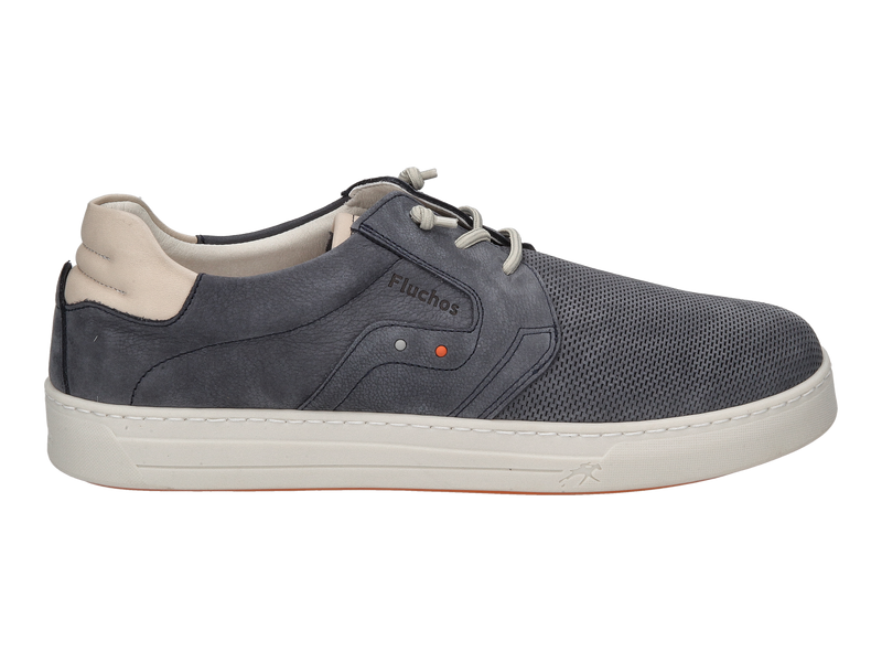 Voir le produit 'Fluchos Baskets Bleu' (en anglais) Fluchos Baskets Bleu