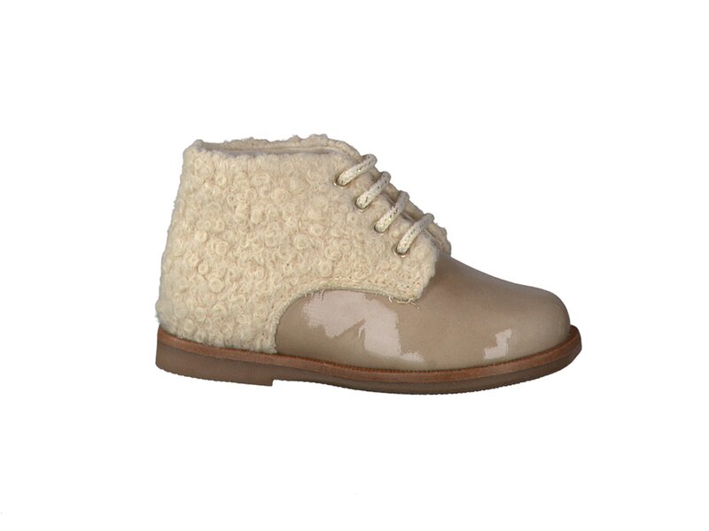 Bekijk product 'Beberlis Veterschoenen Beige' Beberlis Veterschoenen Beige