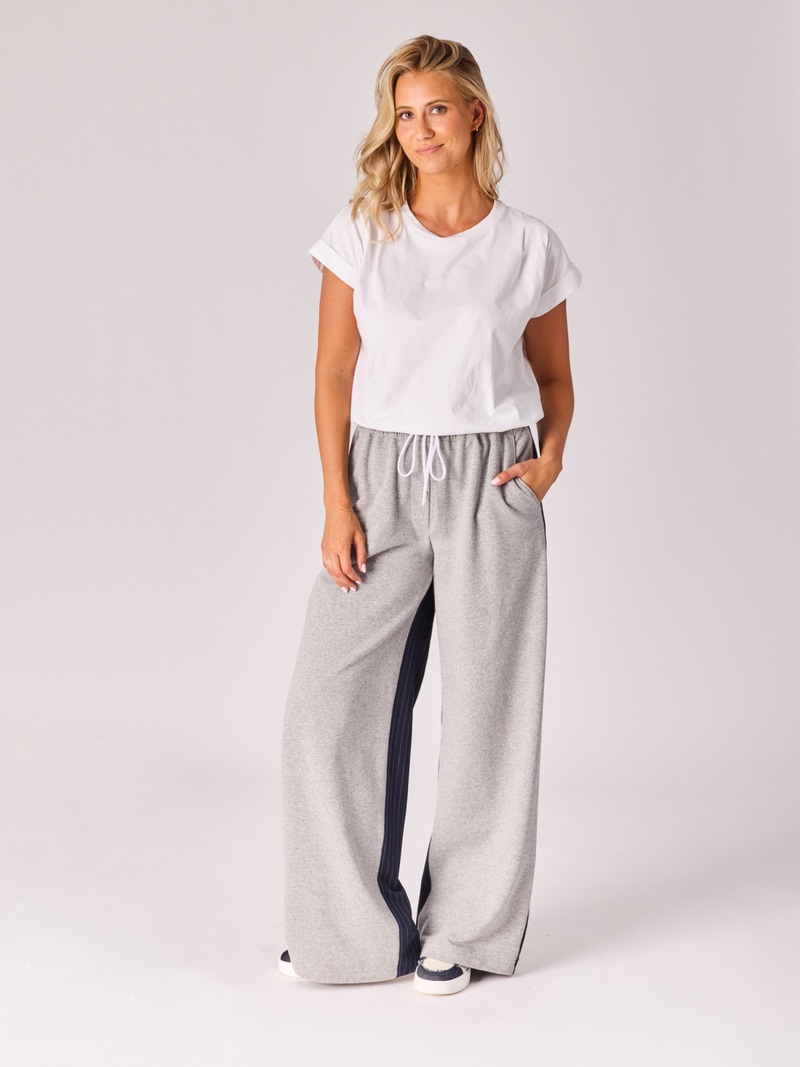 Bekijk product 'Lalotti Tops Grijs' Lalotti Tops Grijs