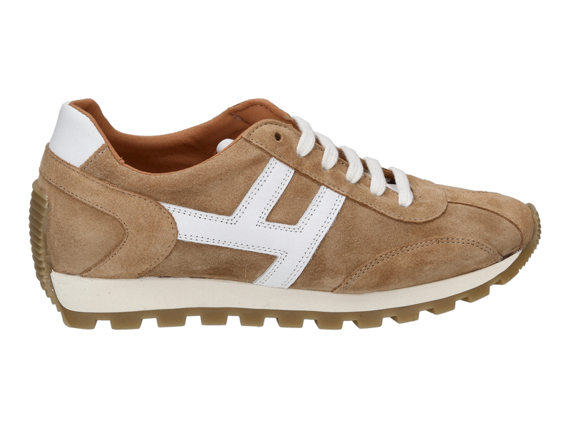 Voir le produit 'Belang Baskets Cognac' (en anglais) Belang Baskets Cognac