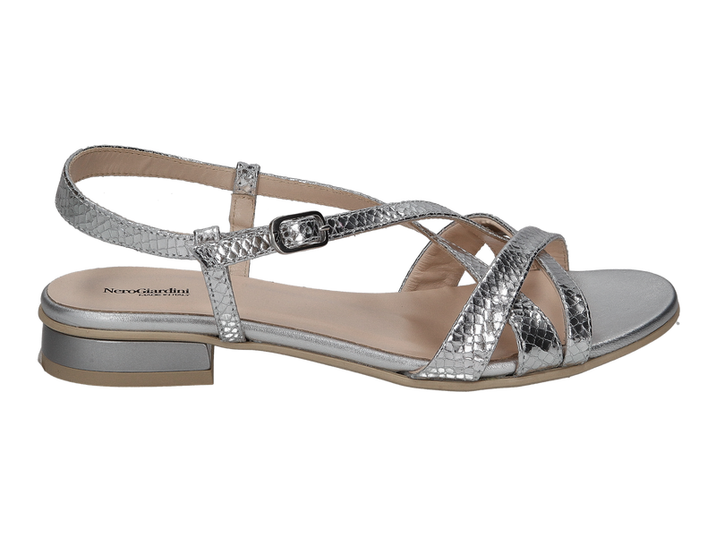Voir le produit 'Nero Giardini Sandales Argent' (en anglais) Nero Giardini Sandales Argent