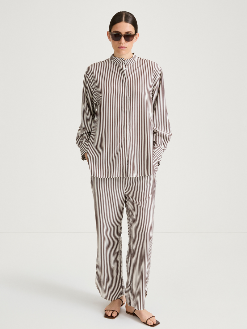 Stylein T-shirts Brown