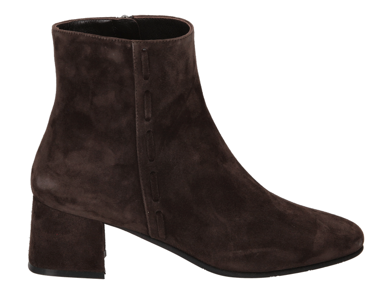 Voir le produit 'Voltan Botte à Talon Brun' (en anglais) Voltan Botte à Talon Brun