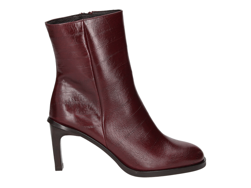 Voir le produit 'Zinda Bottines Bordeaux' (en anglais) Zinda Bottines Bordeaux