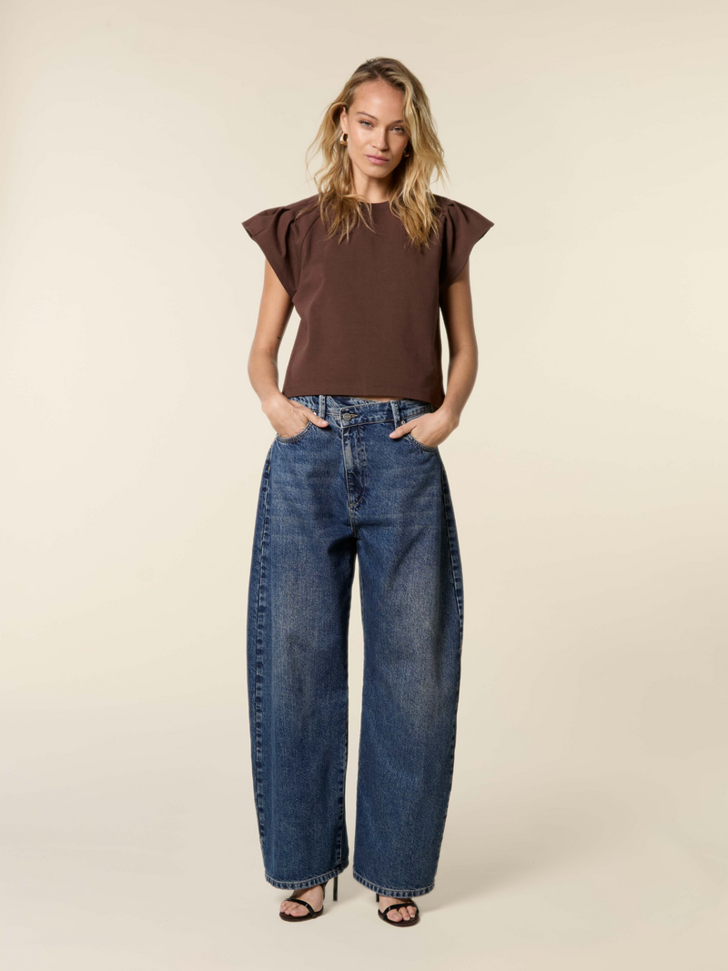 Voir le produit 'Homage Pantalons Bleu' (en anglais) Homage Pantalons Bleu