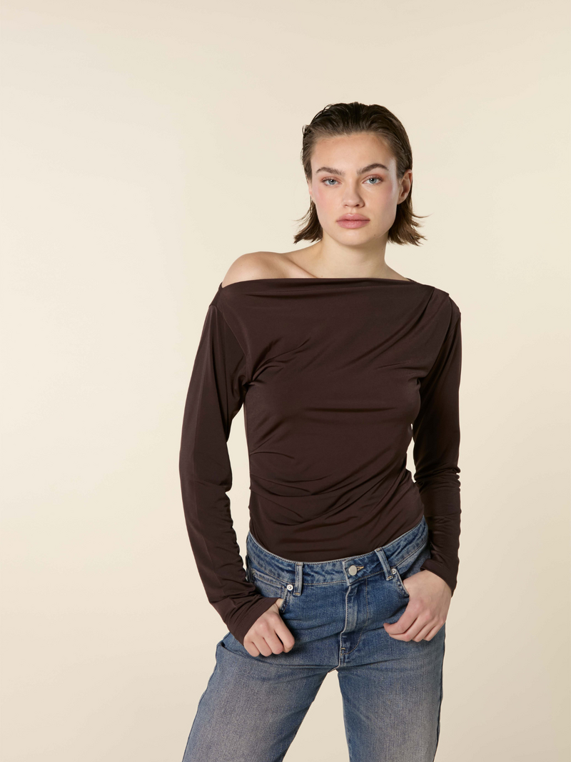 Voir le produit 'Homage T-shirts Brun' (en anglais) Homage T-shirts Brun