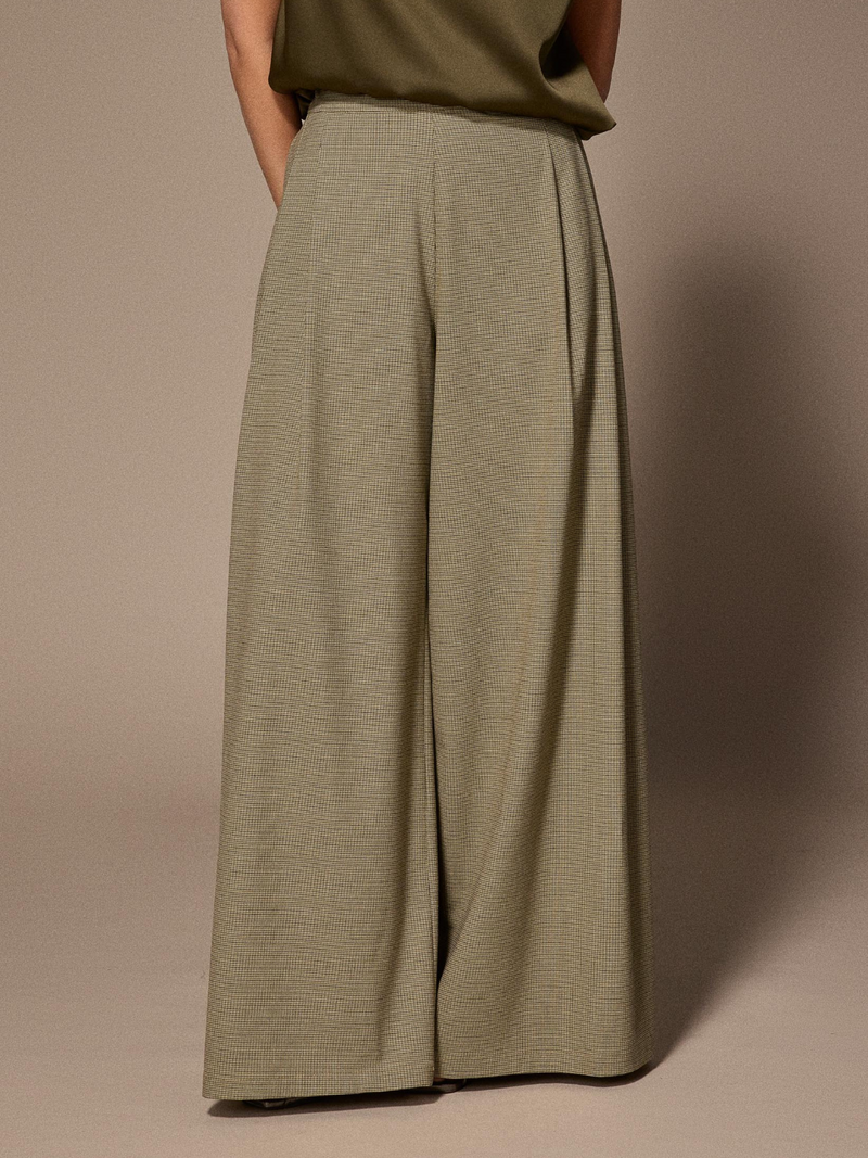 Voir le produit 'Lalotti Pantalons Vert' (en anglais) Lalotti Pantalons Vert