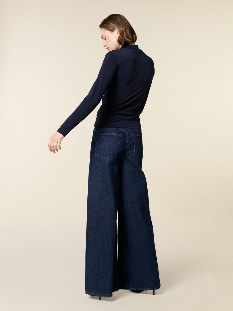 Voir le produit 'Homage Pantalons Bleu' (en anglais) Homage Pantalons Bleu
