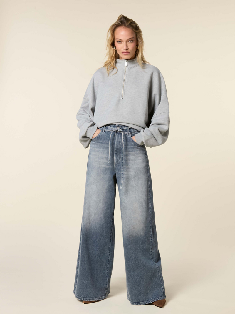 Voir le produit 'Homage Pantalons Gris' (en anglais) Homage Pantalons Gris