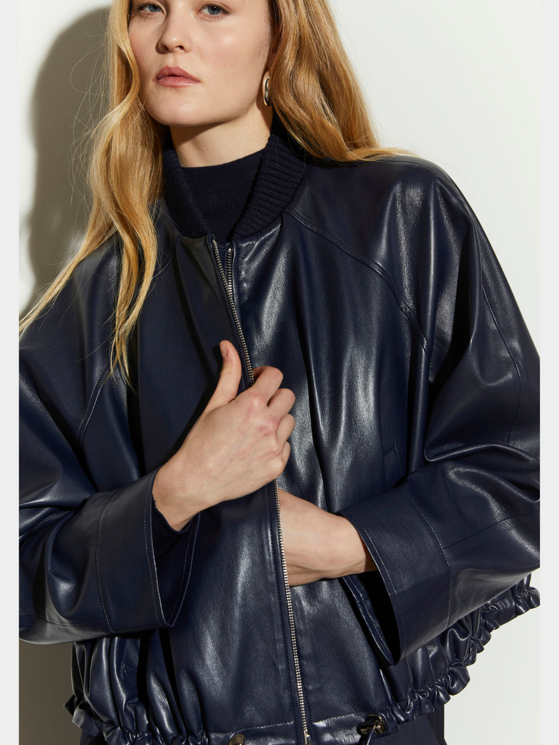 Isabelle Blanche Vestes Bleu