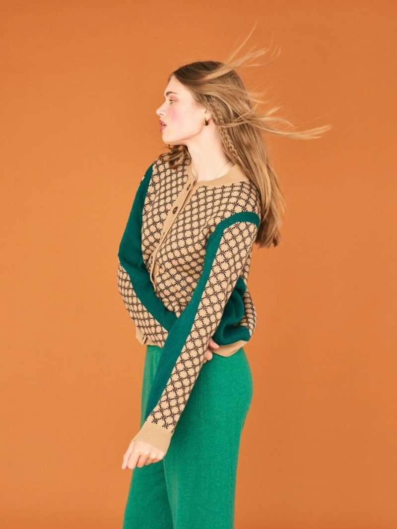 Voir le produit 'Jumper 1234 Pulls Camel' (en anglais) Jumper 1234 Pulls Camel