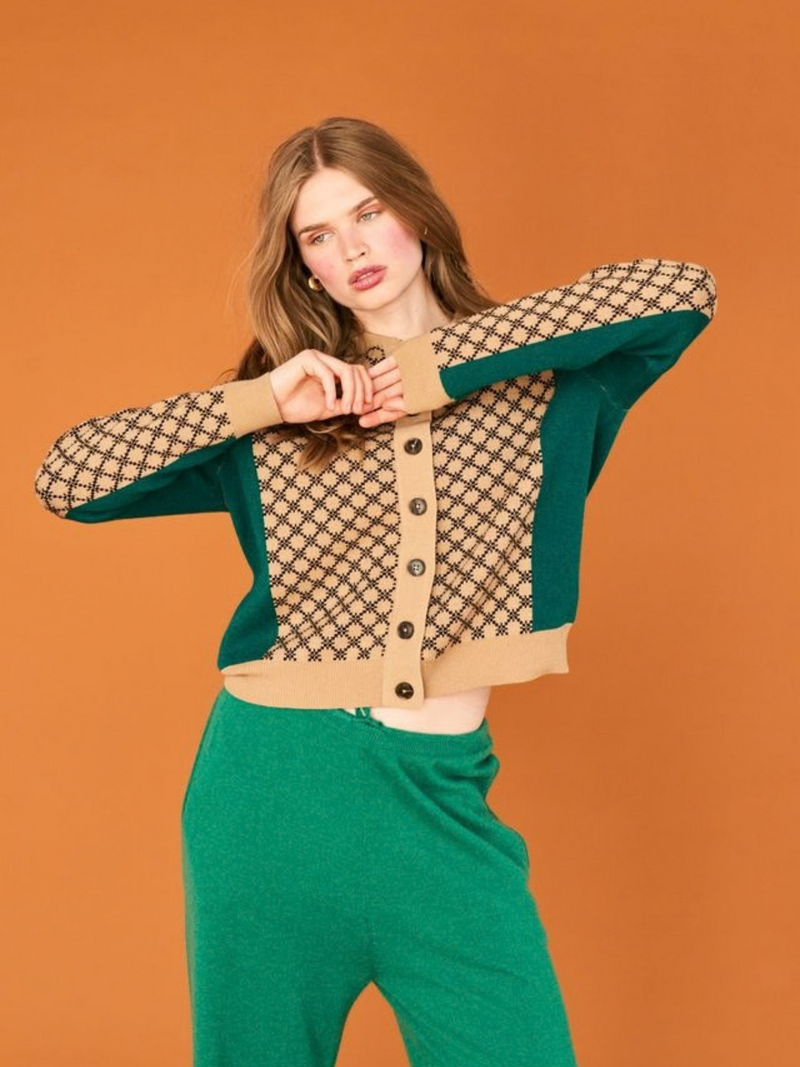 Voir le produit 'Jumper 1234 Pulls Camel' (en anglais) Jumper 1234 Pulls Camel