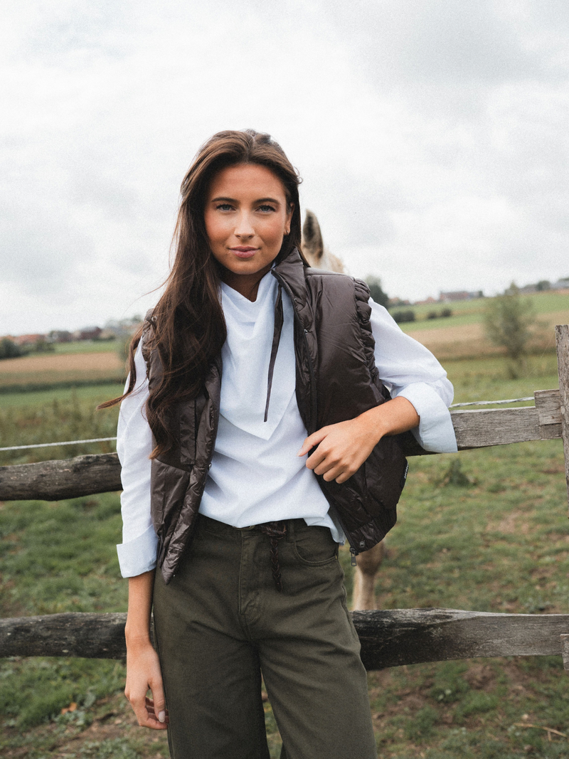 Voir le produit 'Dou Doun Gilets Sans Manches Brun' (en anglais) Dou Doun Gilets Sans Manches Brun